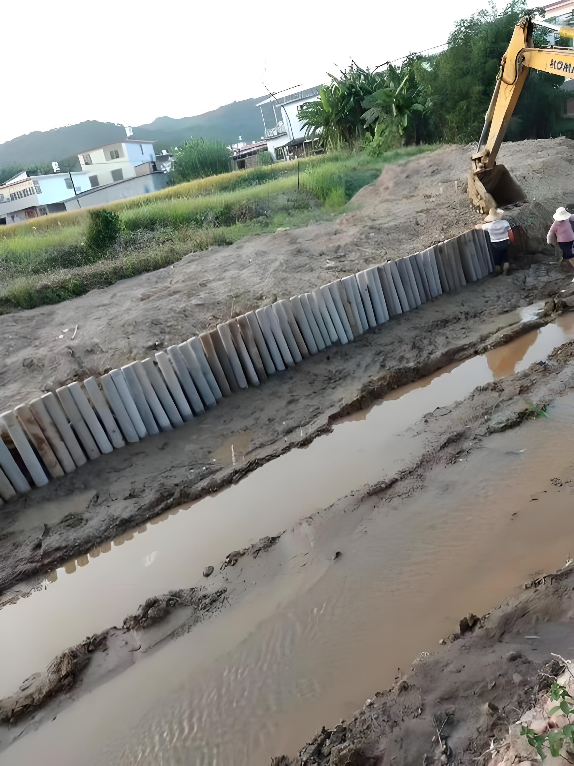 水泥仿木樁廠家泓樺錦嘉 - 4 米水泥圓樁多少錢一米？?